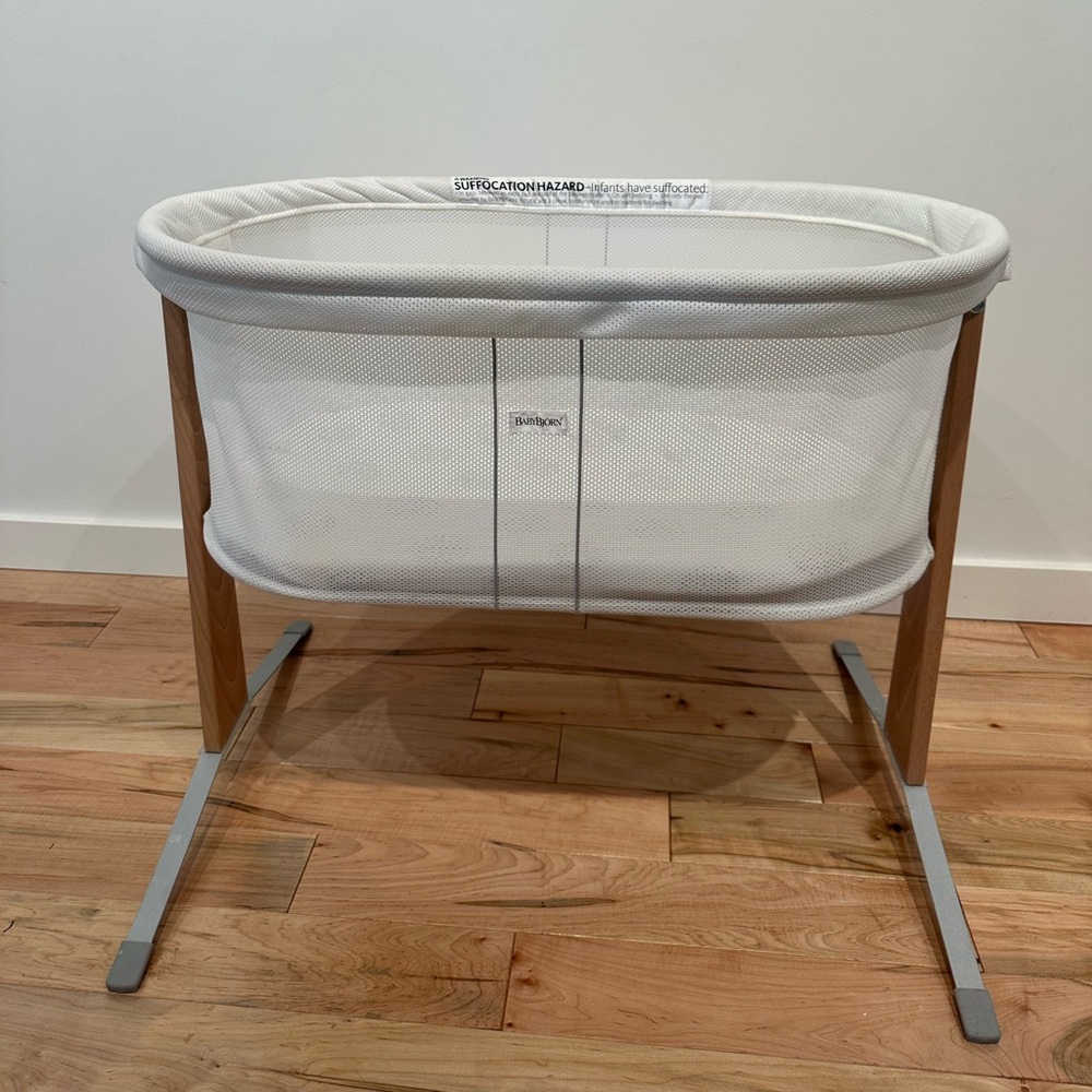 Baby Bjorn bassinet
